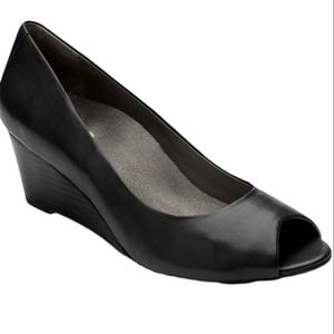 Vionic Bria Women's Peep-Toe Wedge